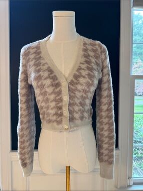 Aeropostale Cropped Fuzzy V-Neck Cardigan Sweater